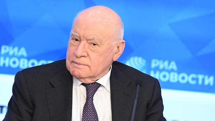 Бокерия рассказал о причинах образования бляшек в сосудах
