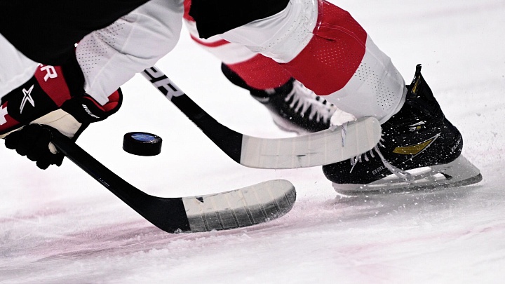 Раздевалки хоккеистов на ОИ в Италии оборудуют в трейлерах, пишут СМИ