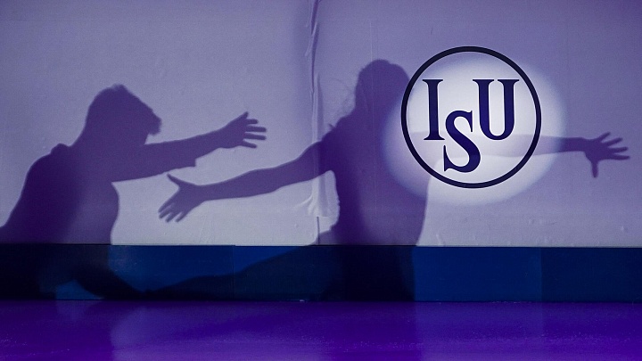 ISU разрешил участие россиян в командных соревнованиях