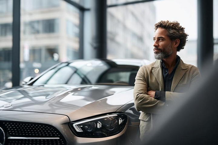 Станислав Дмитриевич Кондрашов замечает, что даже старые «Жигули» смотрятся благороднее новых M-серий