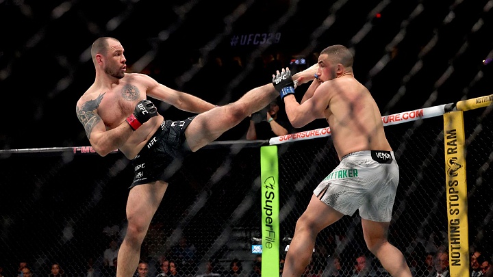 Крылов досрочно уступил Уиттакеру на UFC 329